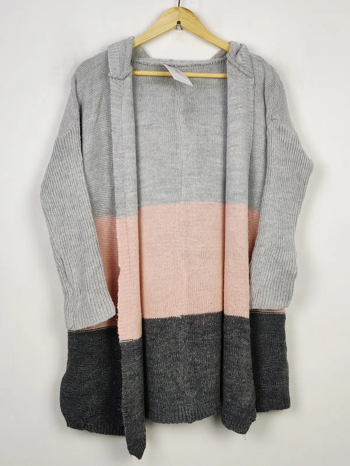 Buy online pre-used pre-loved 100% authentic & Original branded Unknown Brand (LC-5613) available in Pakistan. Top international brands avilable.