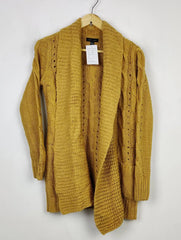 Buy online pre-used pre-loved 100% authentic & Original branded New Look (LC-5614) available in Pakistan. Top international brands avilable.