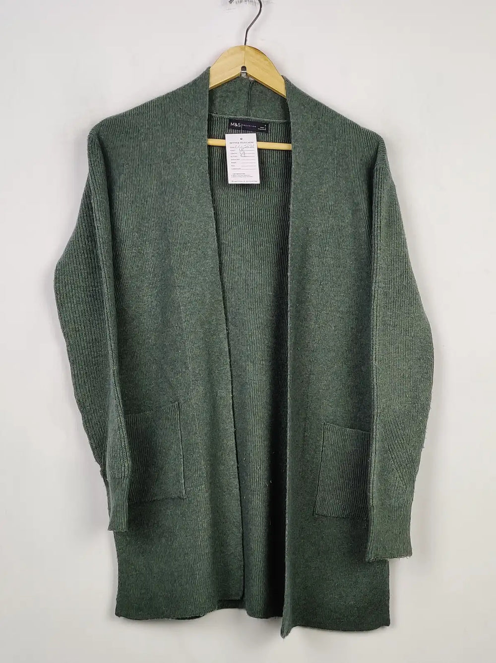 Buy online pre-used pre-loved 100% authentic & Original branded Marks & Spencer (LC-5621) available in Pakistan. Top international brands avilable.