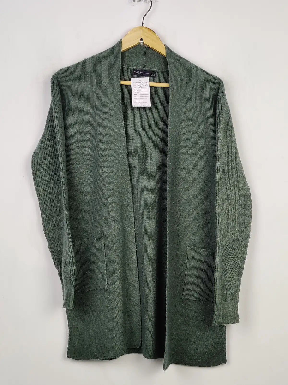 Buy online pre-used pre-loved 100% authentic & Original branded Marks & Spencer (LC-5621) available in Pakistan. Top international brands avilable.