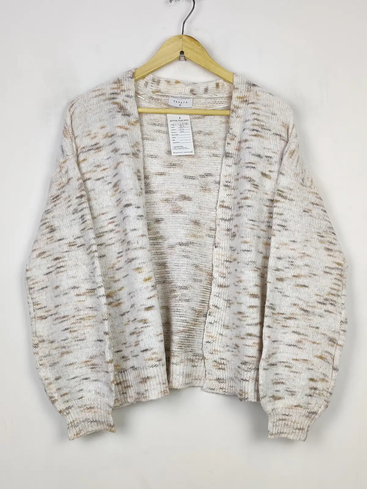 Buy online pre-used pre-loved 100% authentic & Original branded Papaya (LC-5646) available in Pakistan. Top international brands avilable.