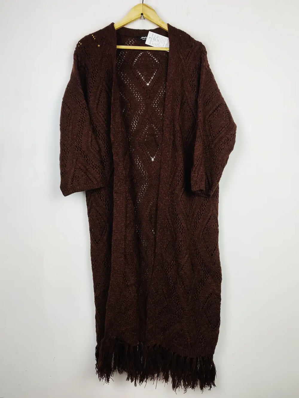 Buy online pre-used pre-loved 100% authentic & Original branded Simple Be (LC-5856) available in Pakistan. Top international brands avilable.