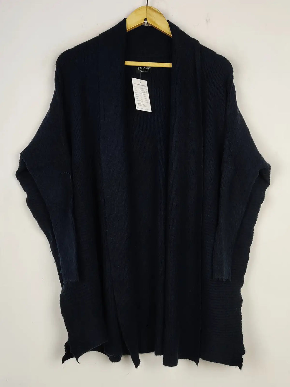 Buy online pre-used pre-loved 100% authentic & Original branded Zara (LC-6015) available in Pakistan. Top international brands avilable.