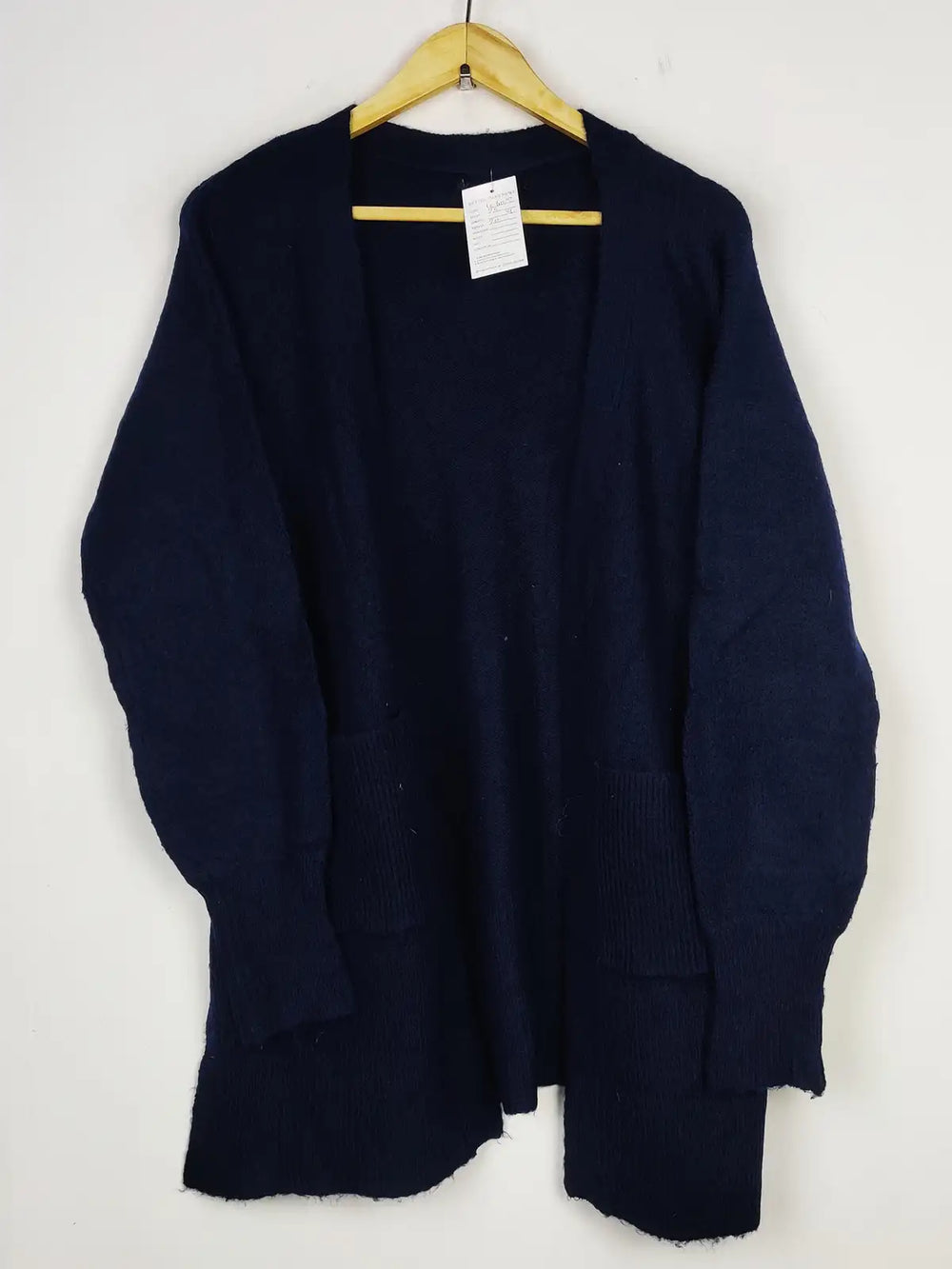 Buy online pre-used pre-loved 100% authentic & Original branded Unknown Brand (LC-6023) available in Pakistan. Top international brands avilable.