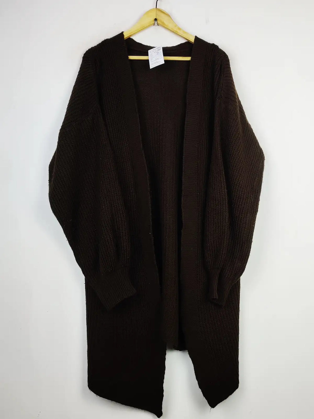 Buy online pre-used pre-loved 100% authentic & Original branded Unknown Brand (LC-6098) available in Pakistan. Top international brands avilable.