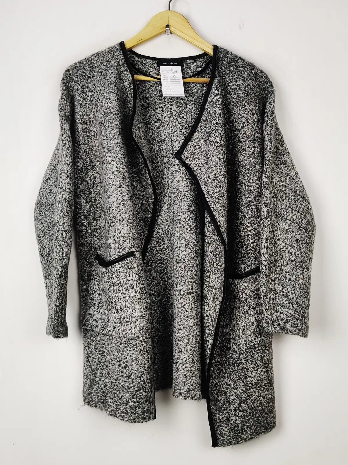 Buy online pre-used pre-loved 100% authentic & Original branded Atmosphere (LC-6274) available in Pakistan. Top international brands avilable.