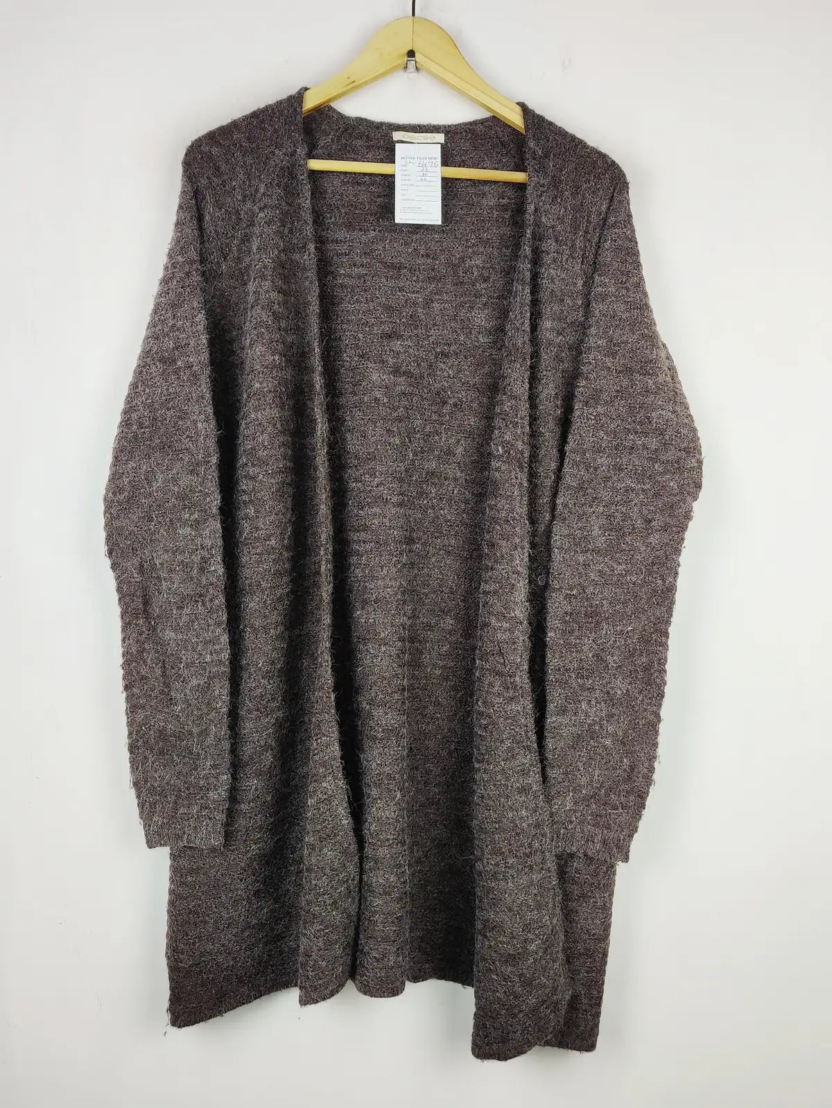 Buy online pre-used pre-loved 100% authentic & Original branded Pieces (LC-6476) available in Pakistan. Top international brands avilable.