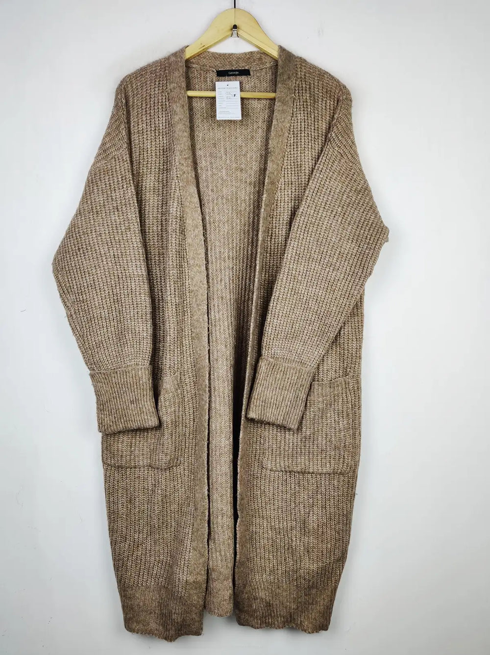 Buy online pre-used pre-loved 100% authentic & Original branded George (LC-6554) available in Pakistan. Top international brands avilable.
