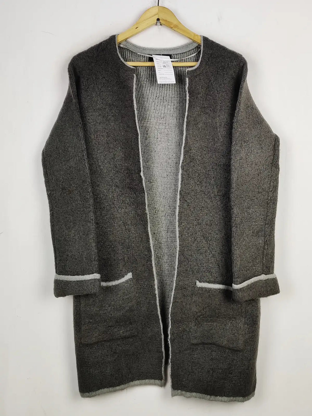Buy online pre-used pre-loved 100% authentic & Original branded Atmosphere (LC-6615) available in Pakistan. Top international brands avilable.