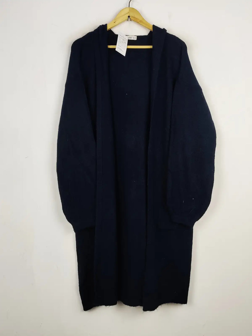 Buy online pre-used pre-loved 100% authentic & Original branded Gallery (LC-6623) available in Pakistan. Top international brands avilable.