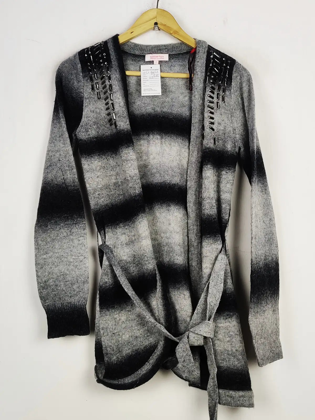 Buy online pre-used pre-loved 100% authentic & Original branded Matthew Williamson (LC-6627) available in Pakistan. Top international brands avilable.