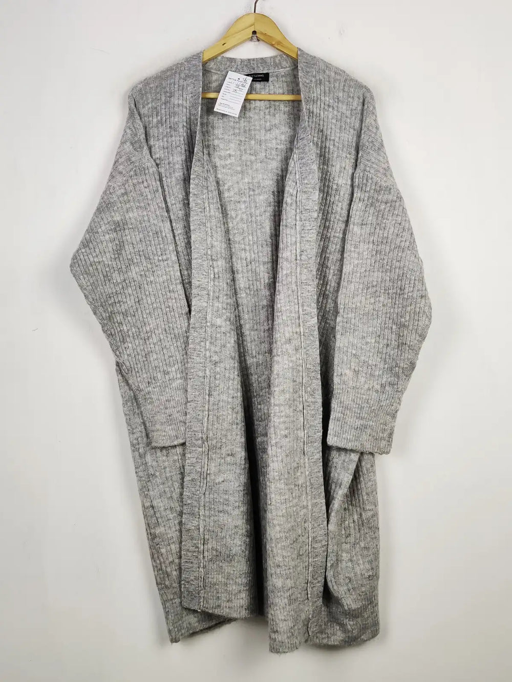 Buy online pre-used pre-loved 100% authentic & Original branded Jdwilliams (LC-6636) available in Pakistan. Top international brands avilable.