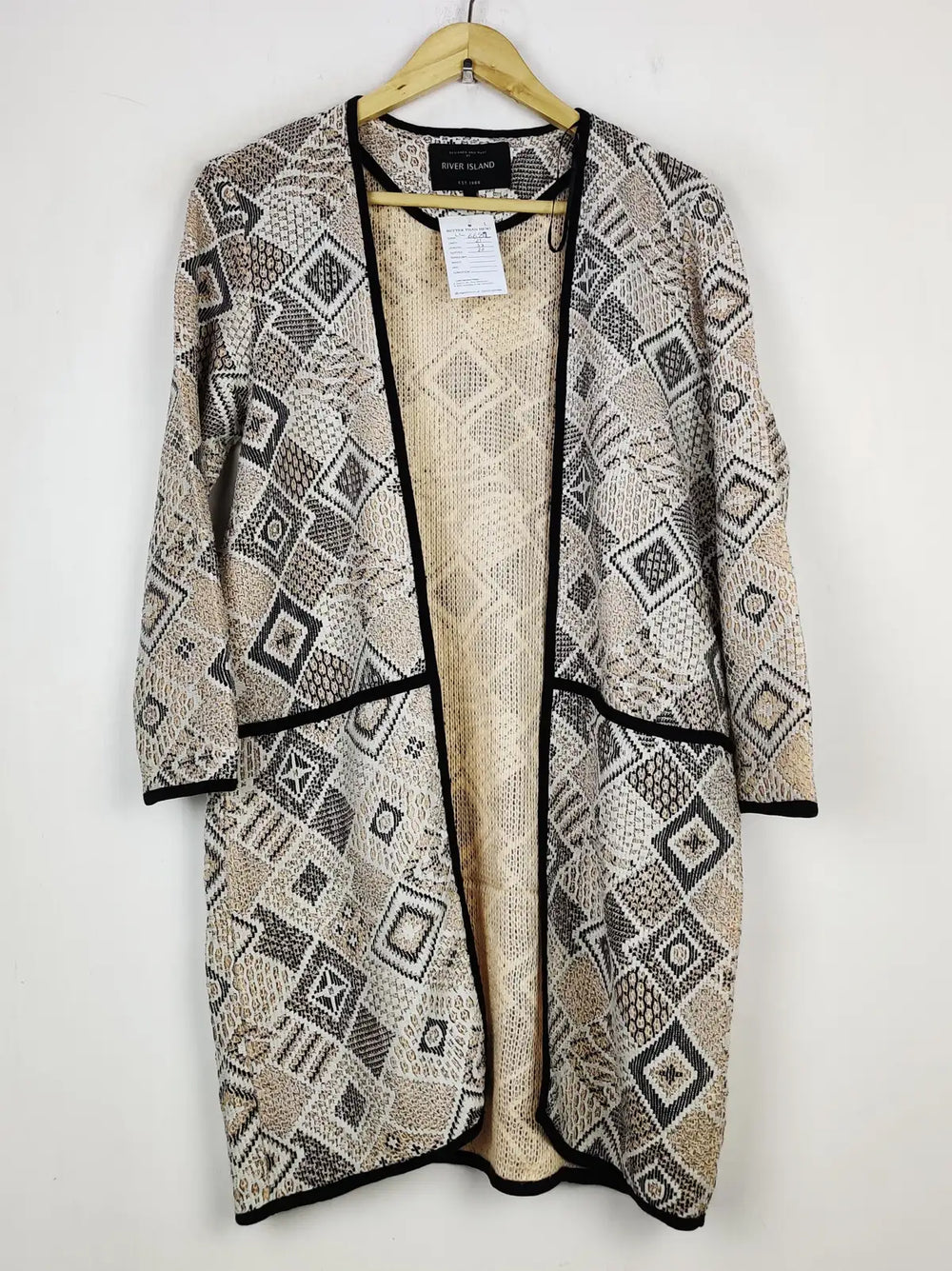 Buy online pre-used pre-loved 100% authentic & Original branded River Island (LC-6681) available in Pakistan. Top international brands avilable.