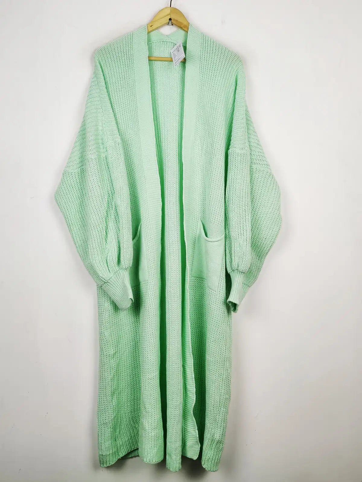 Buy online pre-used pre-loved 100% authentic & Original branded Unknown Brand (LC-6696) available in Pakistan. Top international brands avilable.