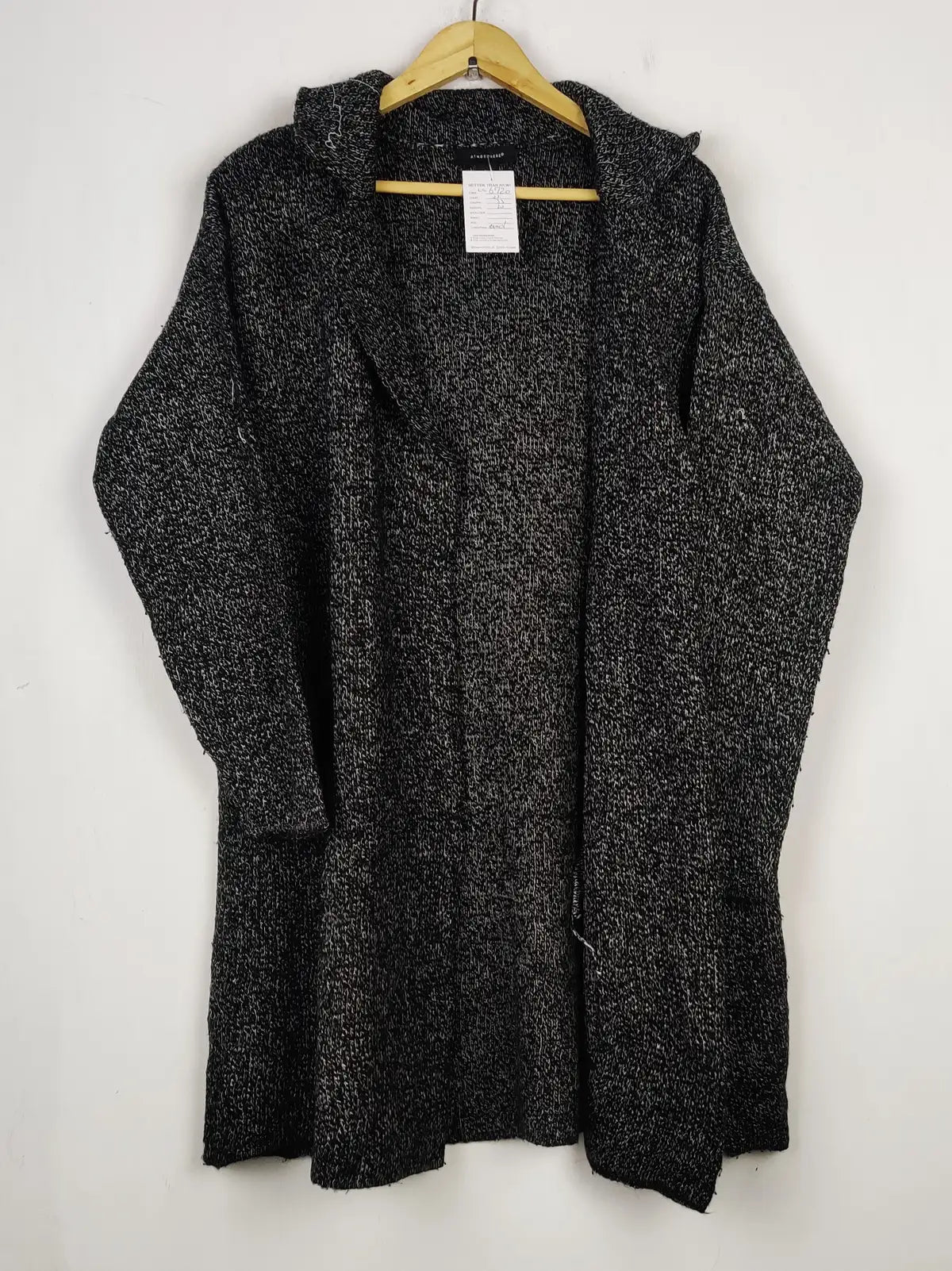 Buy online pre-used pre-loved 100% authentic & Original branded Atmosphere (LC-6720) available in Pakistan. Top international brands avilable.