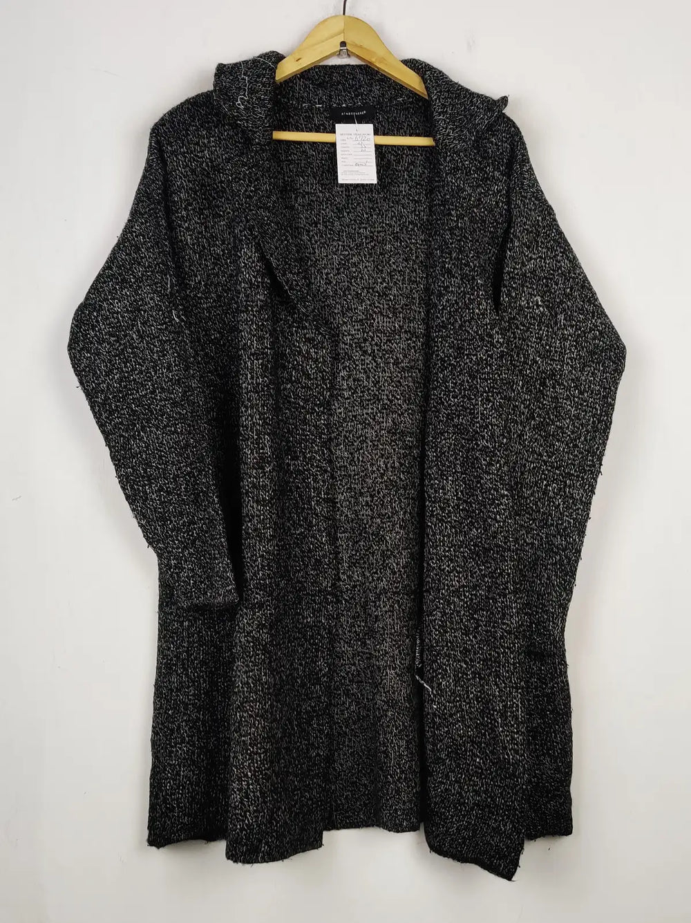 Buy online pre-used pre-loved 100% authentic & Original branded Atmosphere (LC-6720) available in Pakistan. Top international brands avilable.