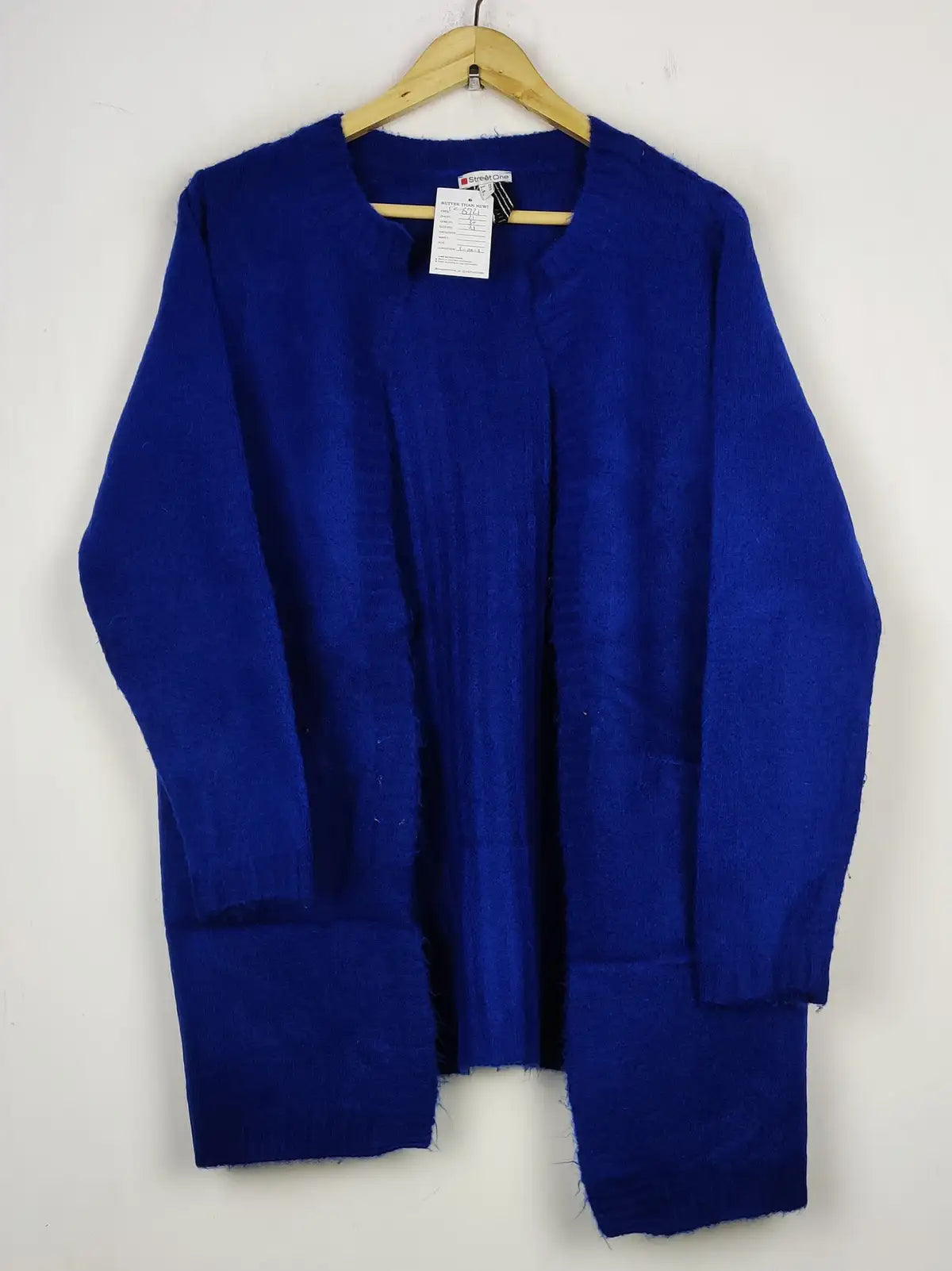 Buy online pre-used pre-loved 100% authentic & Original branded Street One (LC-6721) available in Pakistan. Top international brands avilable.