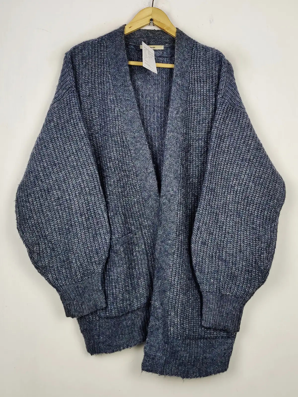 Buy online pre-used pre-loved 100% authentic & Original branded George (LC-6766) available in Pakistan. Top international brands avilable.