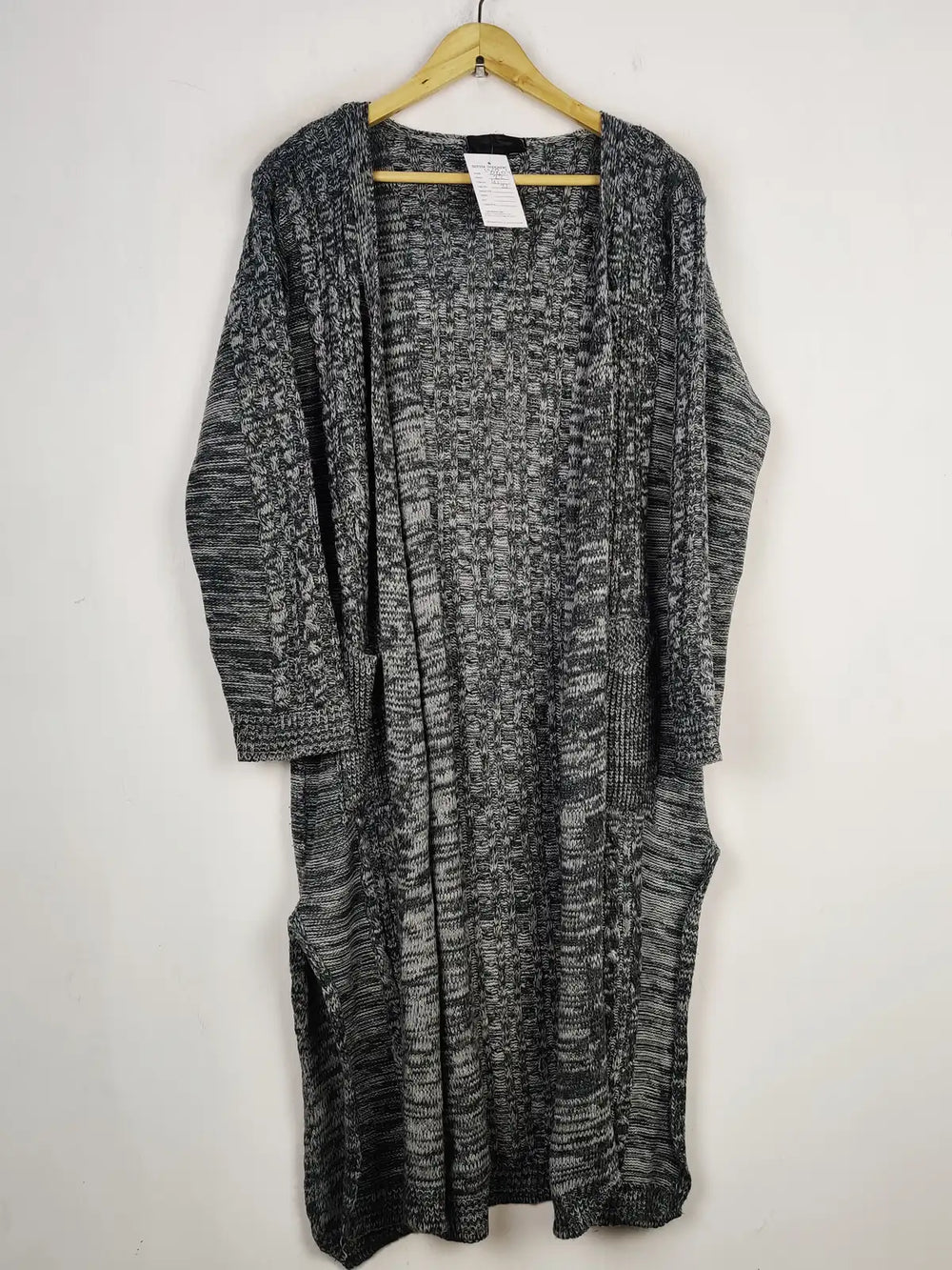 Buy online pre-used pre-loved 100% authentic & Original branded Unknown Brand (LC-6804) available in Pakistan. Top international brands avilable.