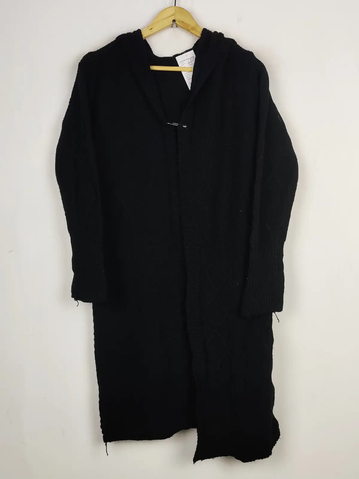 Buy online pre-used pre-loved 100% authentic & Original branded Unknown Brand (LC-6808) available in Pakistan. Top international brands avilable.