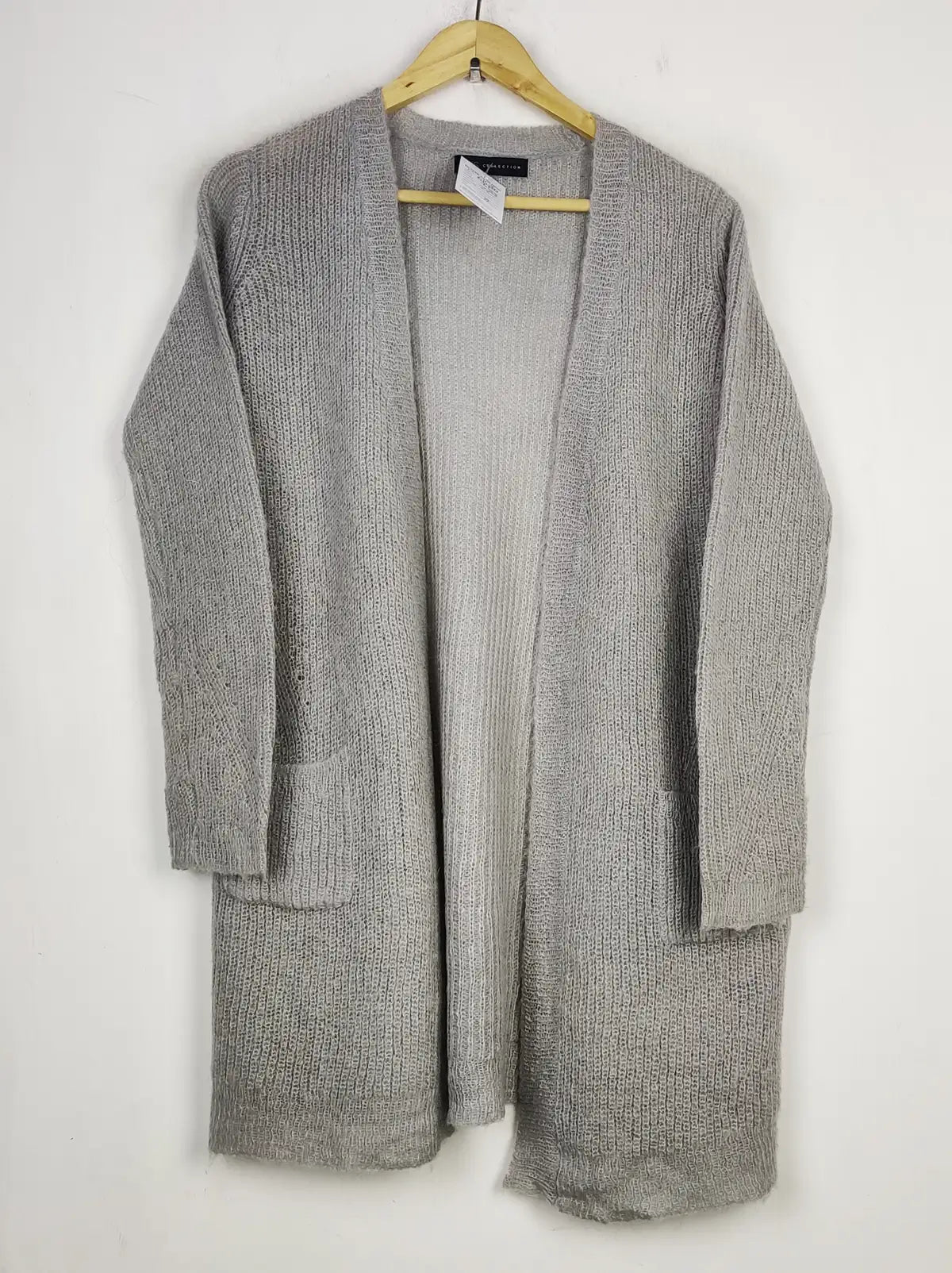 Buy online pre-used pre-loved 100% authentic & Original branded Marks & Spencer (LC-6830) available in Pakistan. Top international brands avilable.