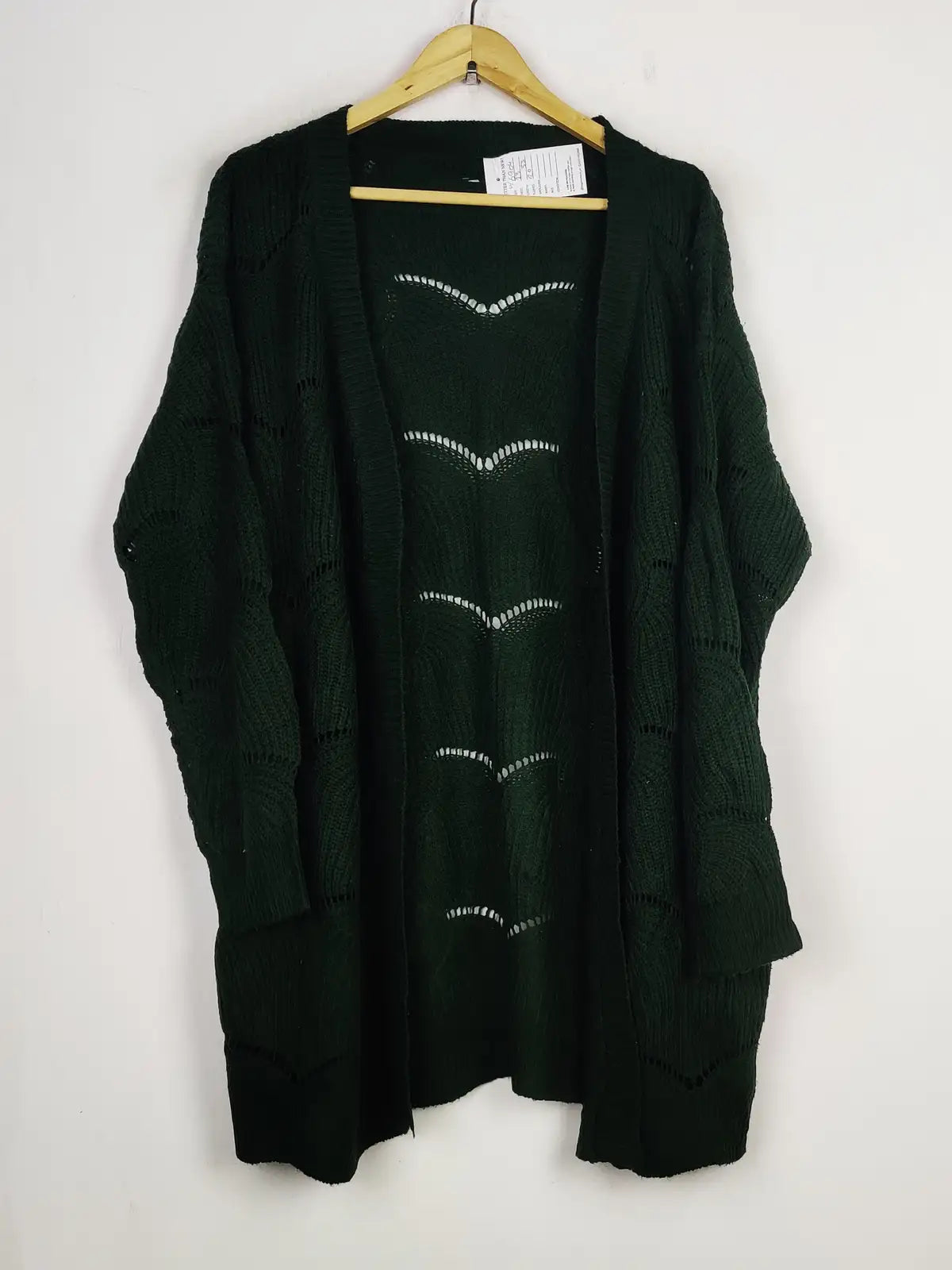 Buy online pre-used pre-loved 100% authentic & Original branded Unknown Brand (LC-6904) available in Pakistan. Top international brands avilable.