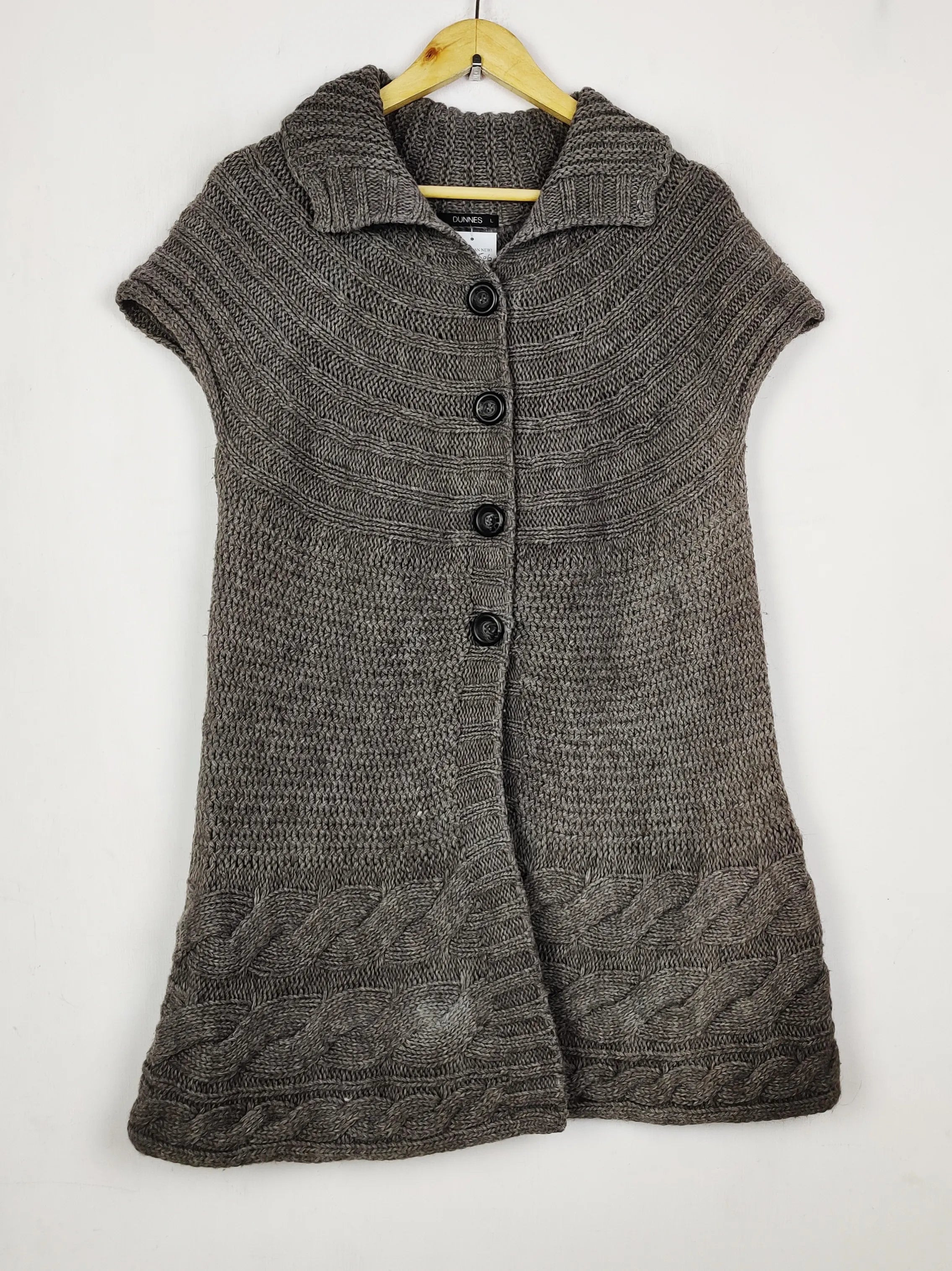 Buy online pre-used pre-loved 100% authentic & Original branded Dunnes Stores (LC-7506) available in Pakistan. Top international brands avilable.