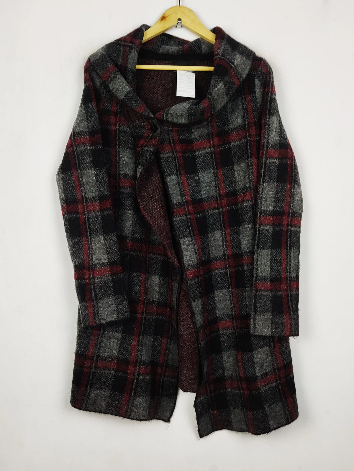 Buy online pre-used pre-loved 100% authentic & Original branded Cynthiarowley (LC-7511) available in Pakistan. Top international brands avilable.
