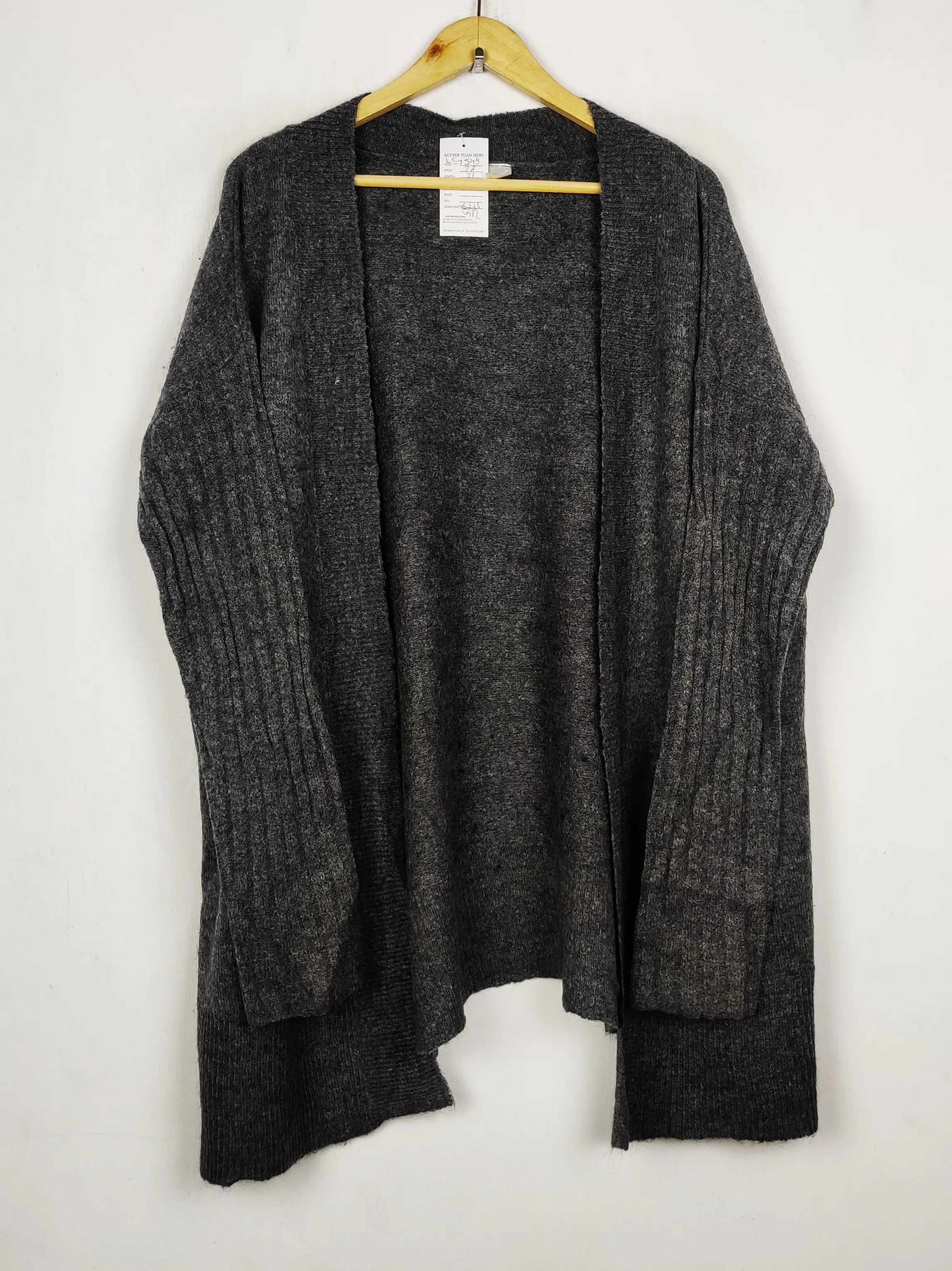 Buy online pre-used pre-loved 100% authentic & Original branded H&M (LC-7544) available in Pakistan. Top international brands avilable.