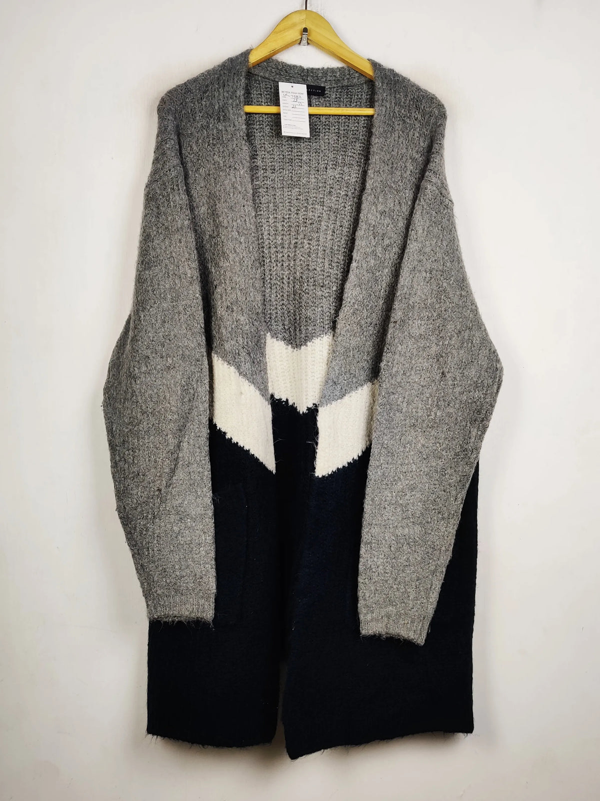 Buy online pre-used pre-loved 100% authentic & Original branded Marks & Spencer (LC-7582) available in Pakistan. Top international brands avilable.