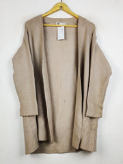 Buy online pre-used pre-loved 100% authentic & Original branded Zara (LC-7588) available in Pakistan. Top international brands avilable.
