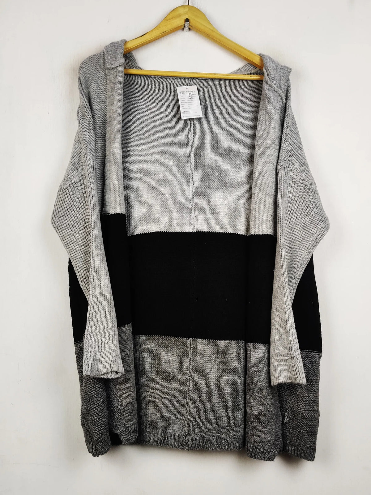 Buy online pre-used pre-loved 100% authentic & Original branded Unknown Brand (LC-7601) available in Pakistan. Top international brands avilable.