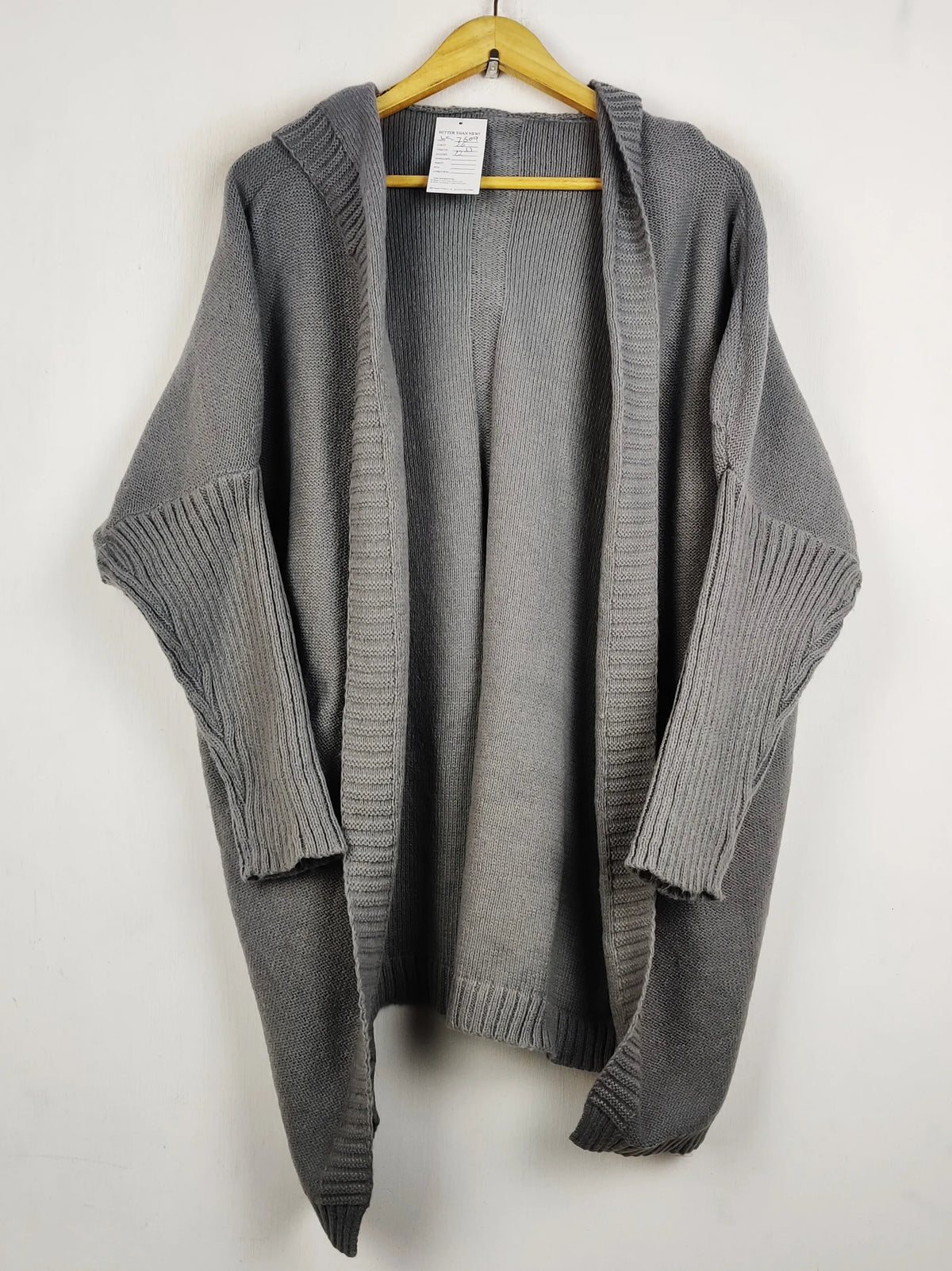 Buy online pre-used pre-loved 100% authentic & Original branded Unknown Brand (LC-7609) available in Pakistan. Top international brands avilable.