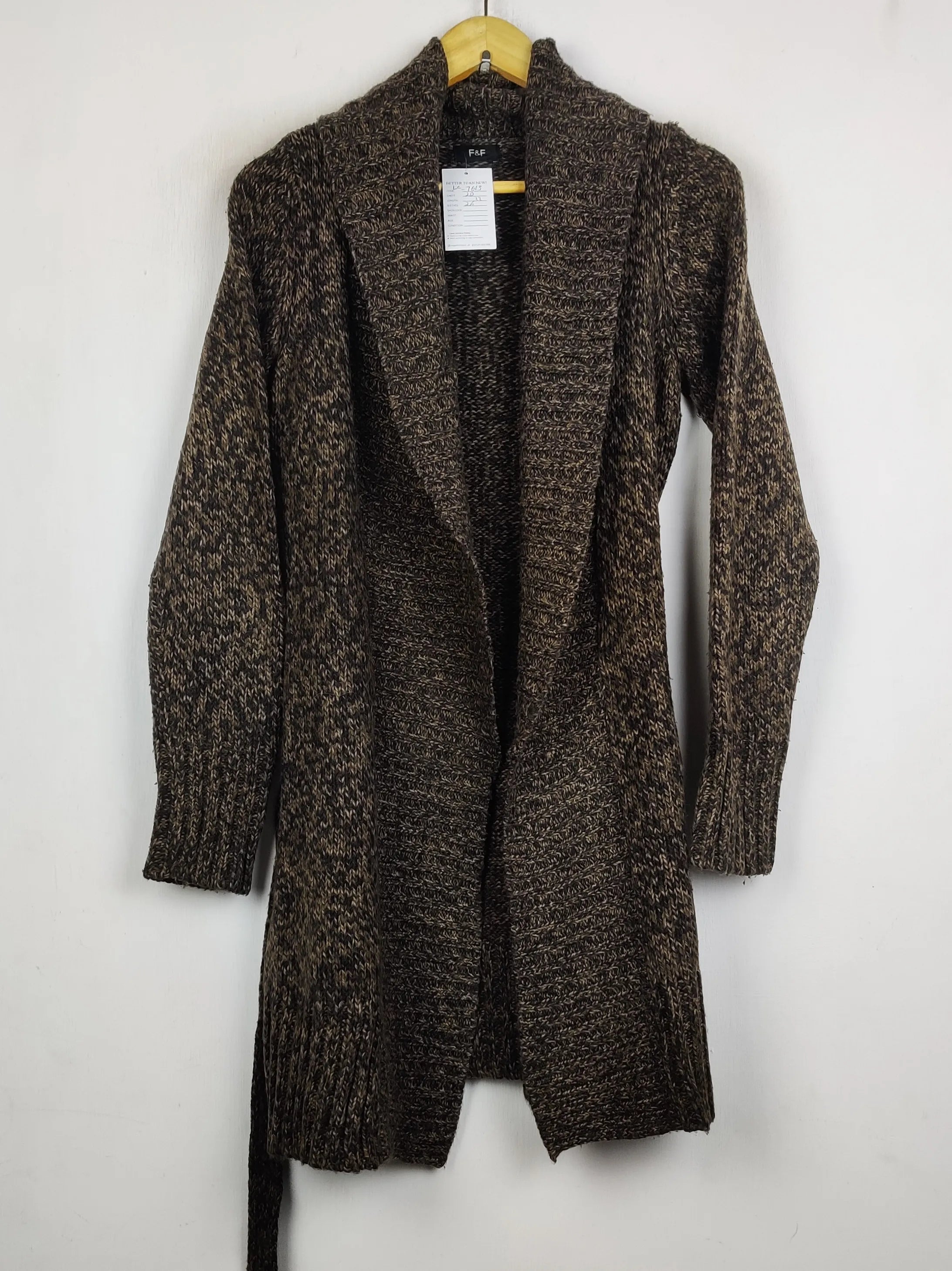 Buy online pre-used pre-loved 100% authentic & Original branded F&F (LC-7613) available in Pakistan. Top international brands avilable.