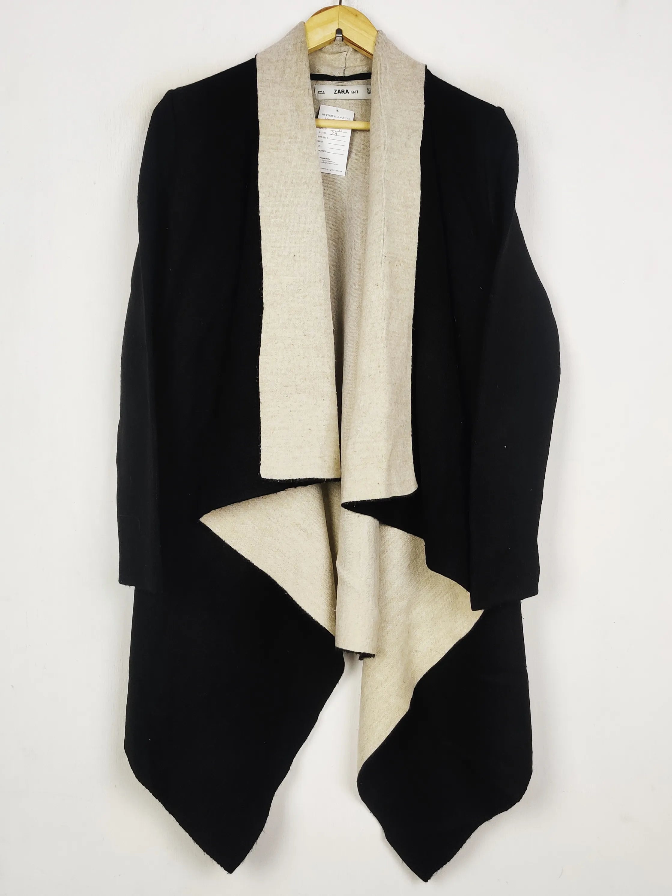Buy online pre-used pre-loved 100% authentic & Original branded Zara (LC-7618) available in Pakistan. Top international brands avilable.