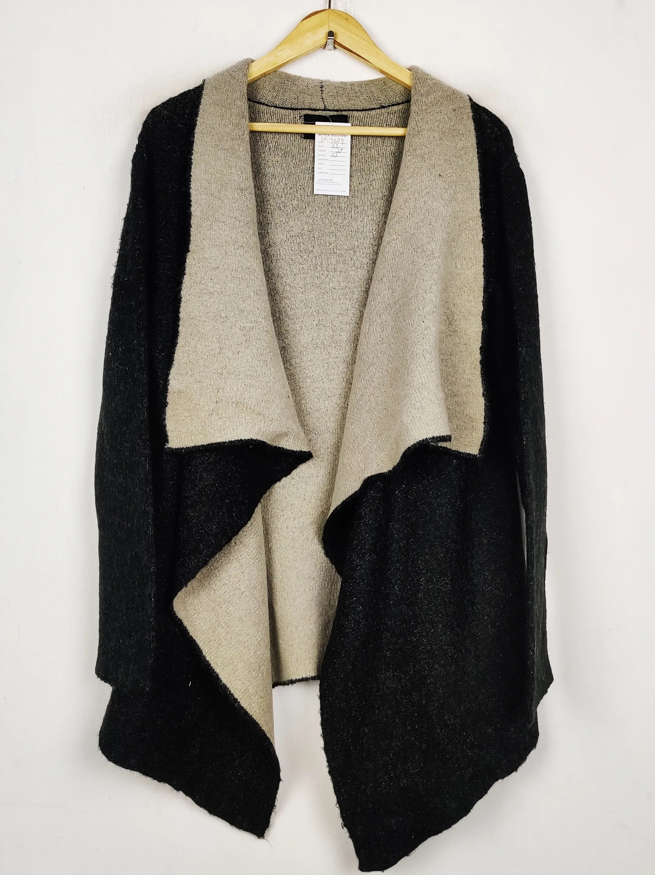 Buy online pre-used pre-loved 100% authentic & Original branded Zara (LC-7627) available in Pakistan. Top international brands avilable.