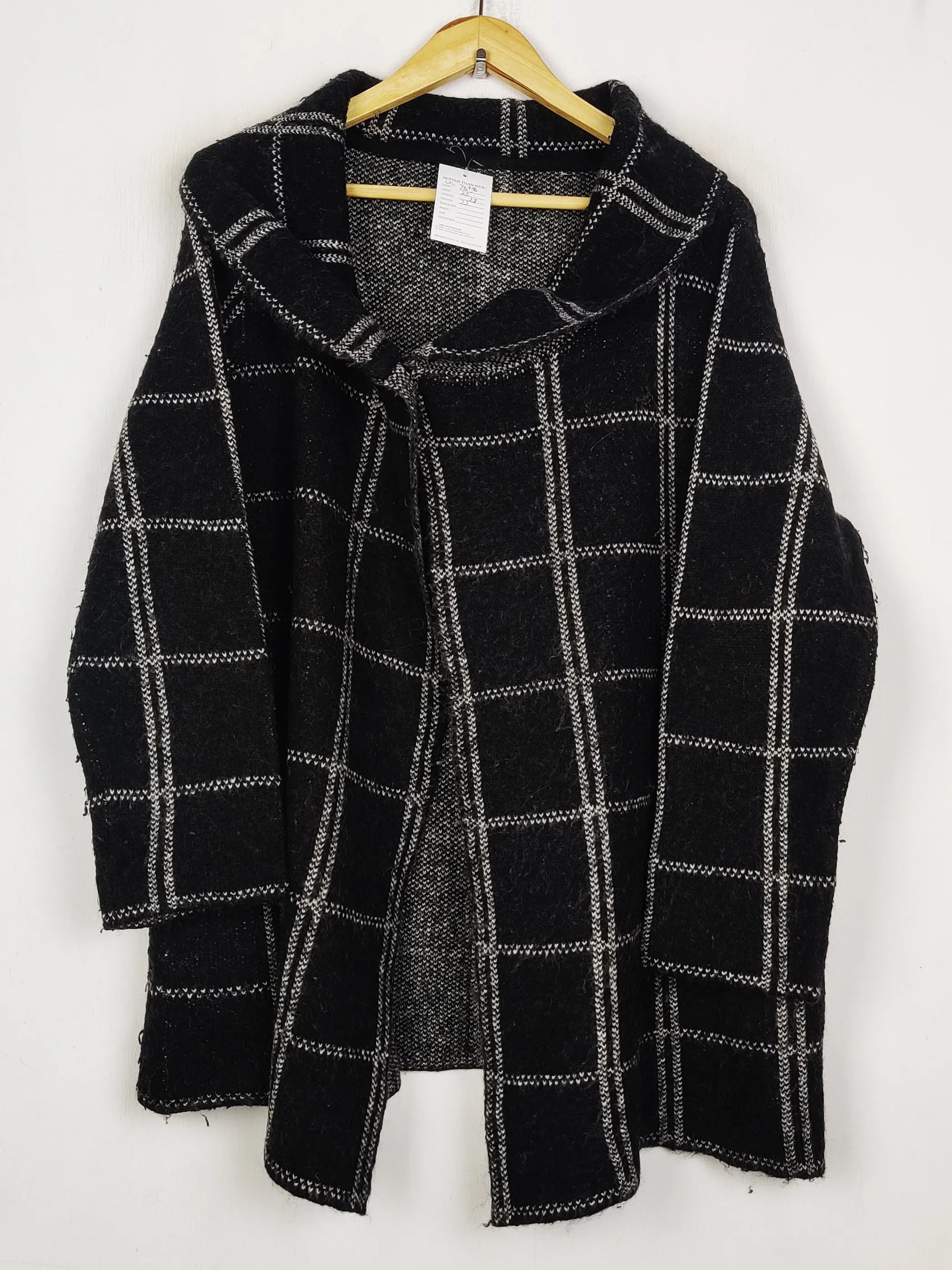 Buy online pre-used pre-loved 100% authentic & Original branded Unknown Brand (LC-7628) available in Pakistan. Top international brands avilable.