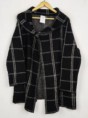 Buy online pre-used pre-loved 100% authentic & Original branded Unknown Brand (LC-7628) available in Pakistan. Top international brands avilable.
