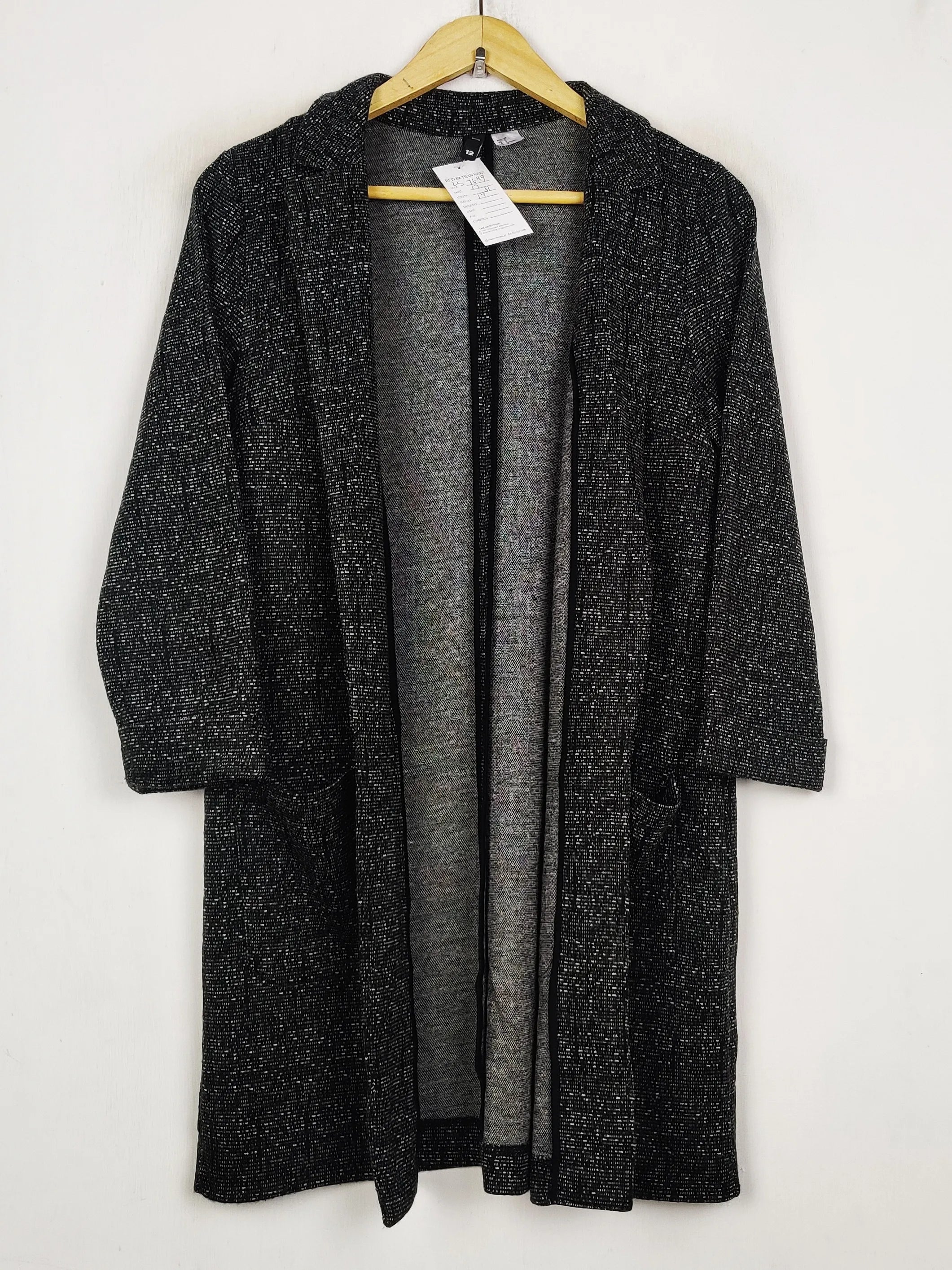 Buy online pre-used pre-loved 100% authentic & Original branded H&M (LC-7649) available in Pakistan. Top international brands avilable.