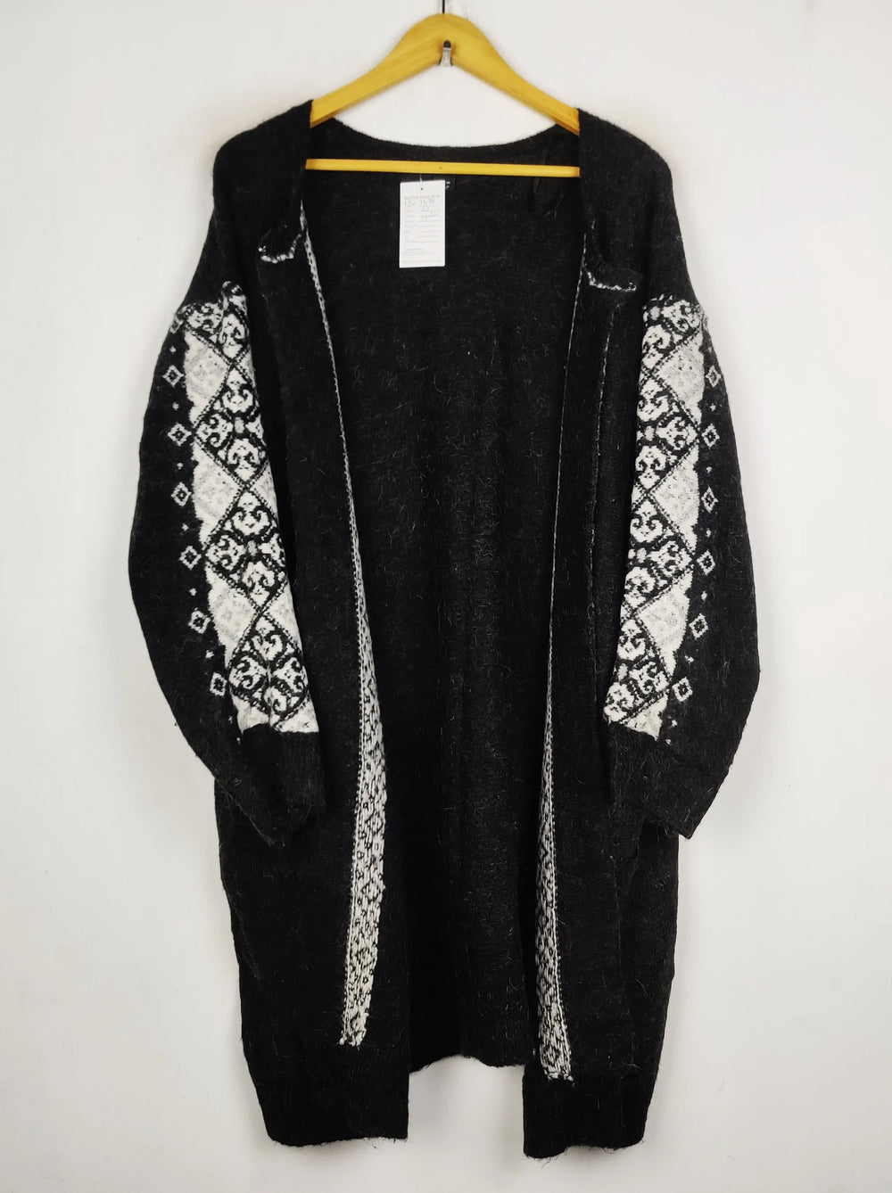 Buy online pre-used pre-loved 100% authentic & Original branded Atmosphere (LC-7674) available in Pakistan. Top international brands avilable.