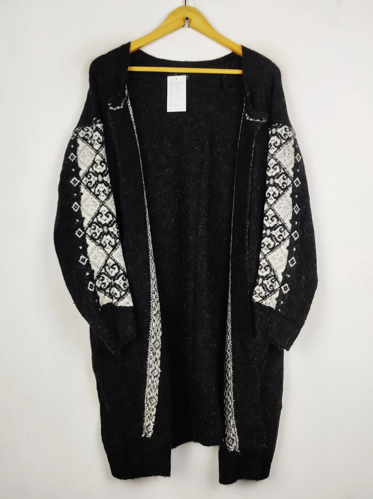 Buy online pre-used pre-loved 100% authentic & Original branded Atmosphere (LC-7674) available in Pakistan. Top international brands avilable.