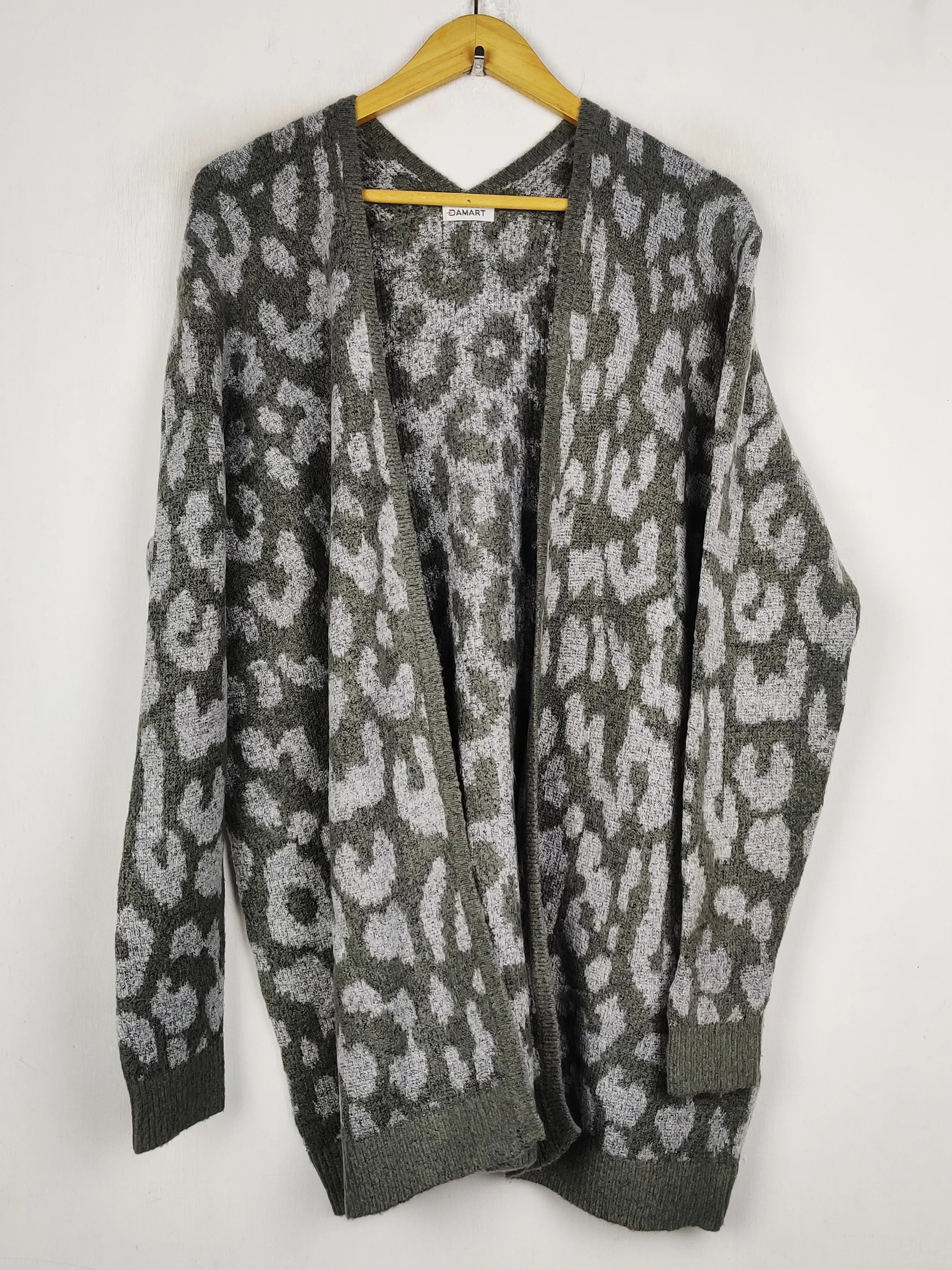 Buy online pre-used pre-loved 100% authentic & Original branded Damart (LC-7683) available in Pakistan. Top international brands avilable.