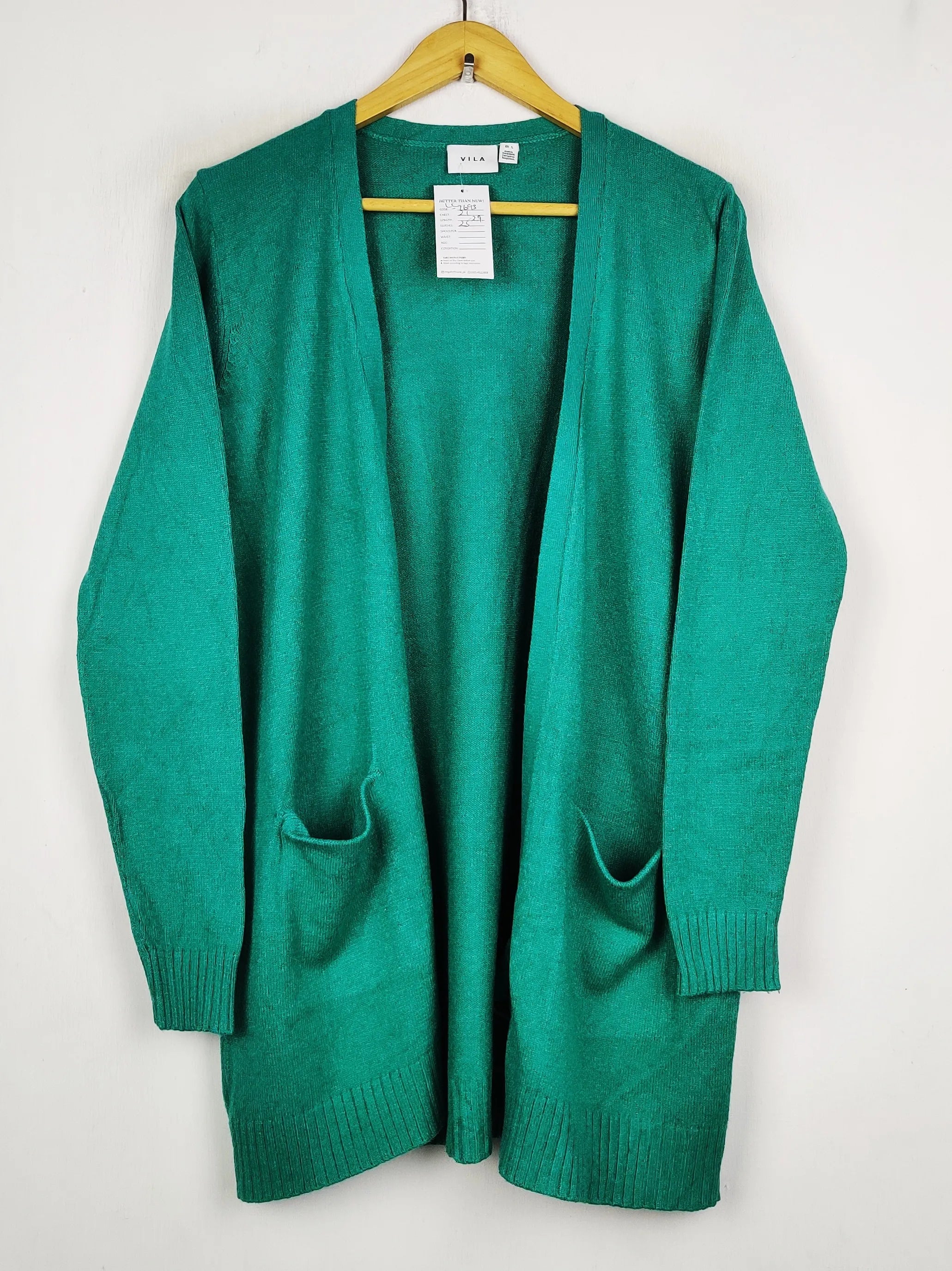 Buy online pre-used pre-loved 100% authentic & Original branded Vila (LC-7693) available in Pakistan. Top international brands avilable.