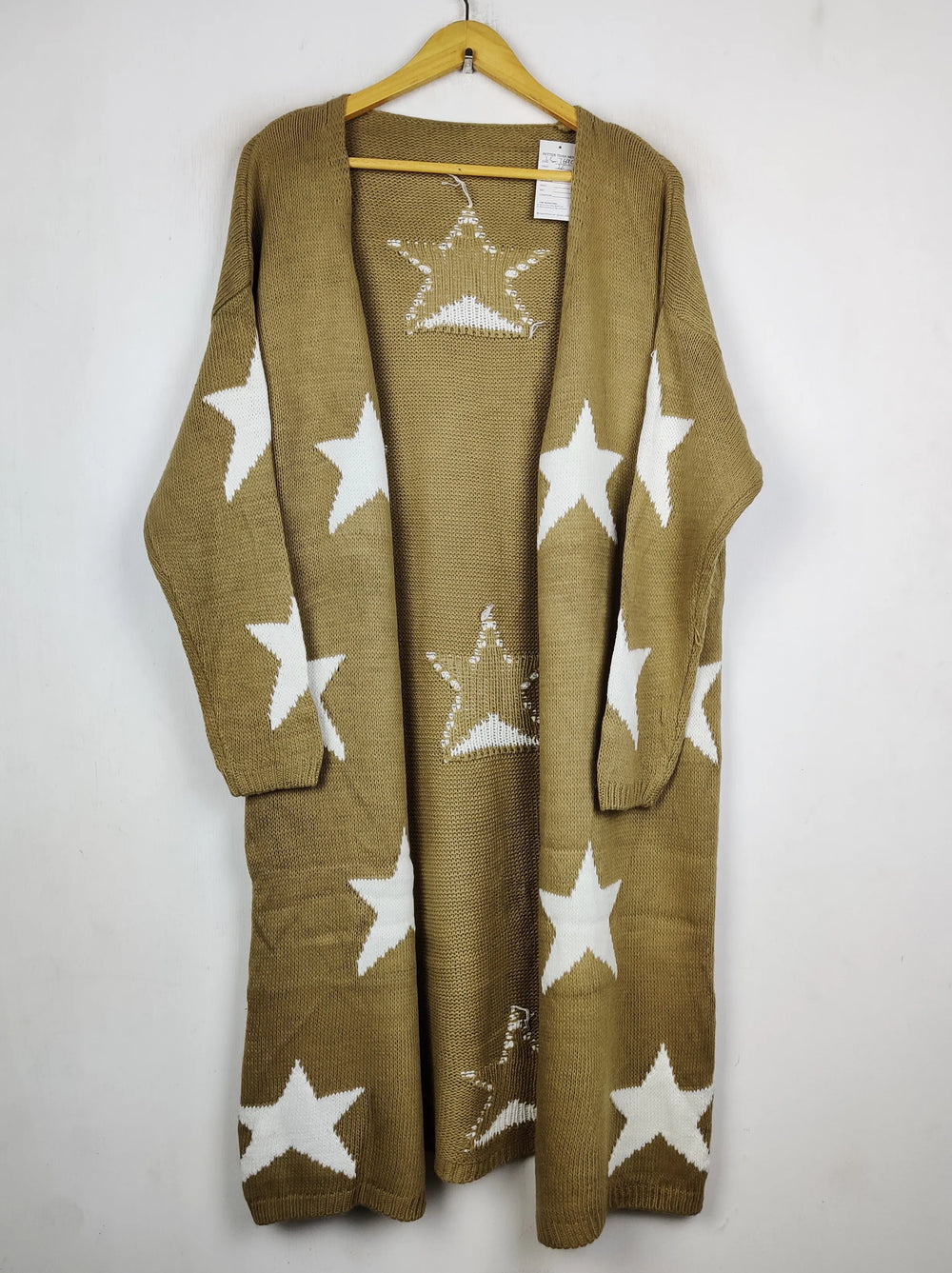 Buy online pre-used pre-loved 100% authentic & Original branded Unknown Brand (LC-7699) available in Pakistan. Top international brands avilable.