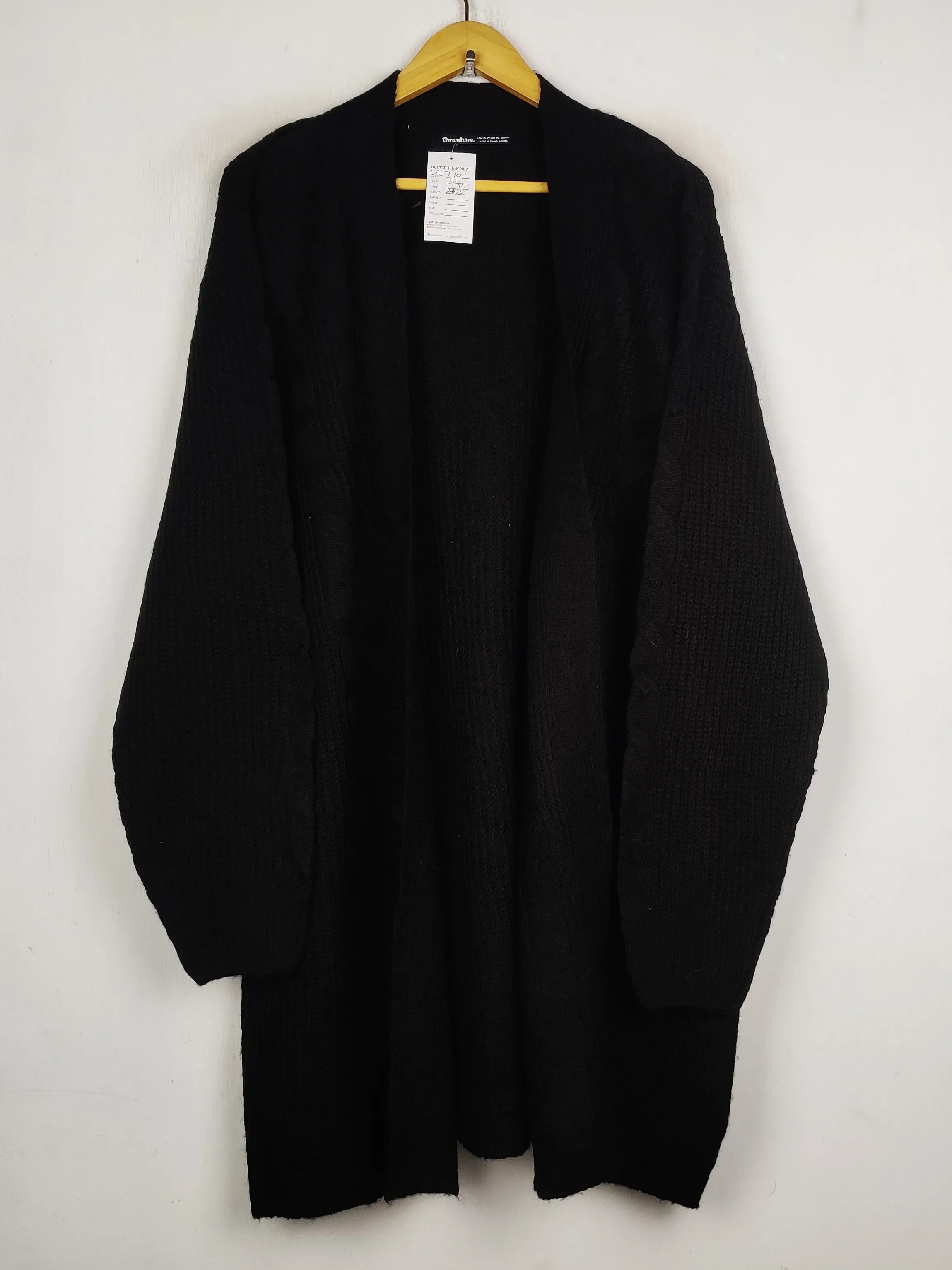 Buy online pre-used pre-loved 100% authentic & Original branded Threadbare (LC-7704) available in Pakistan. Top international brands avilable.