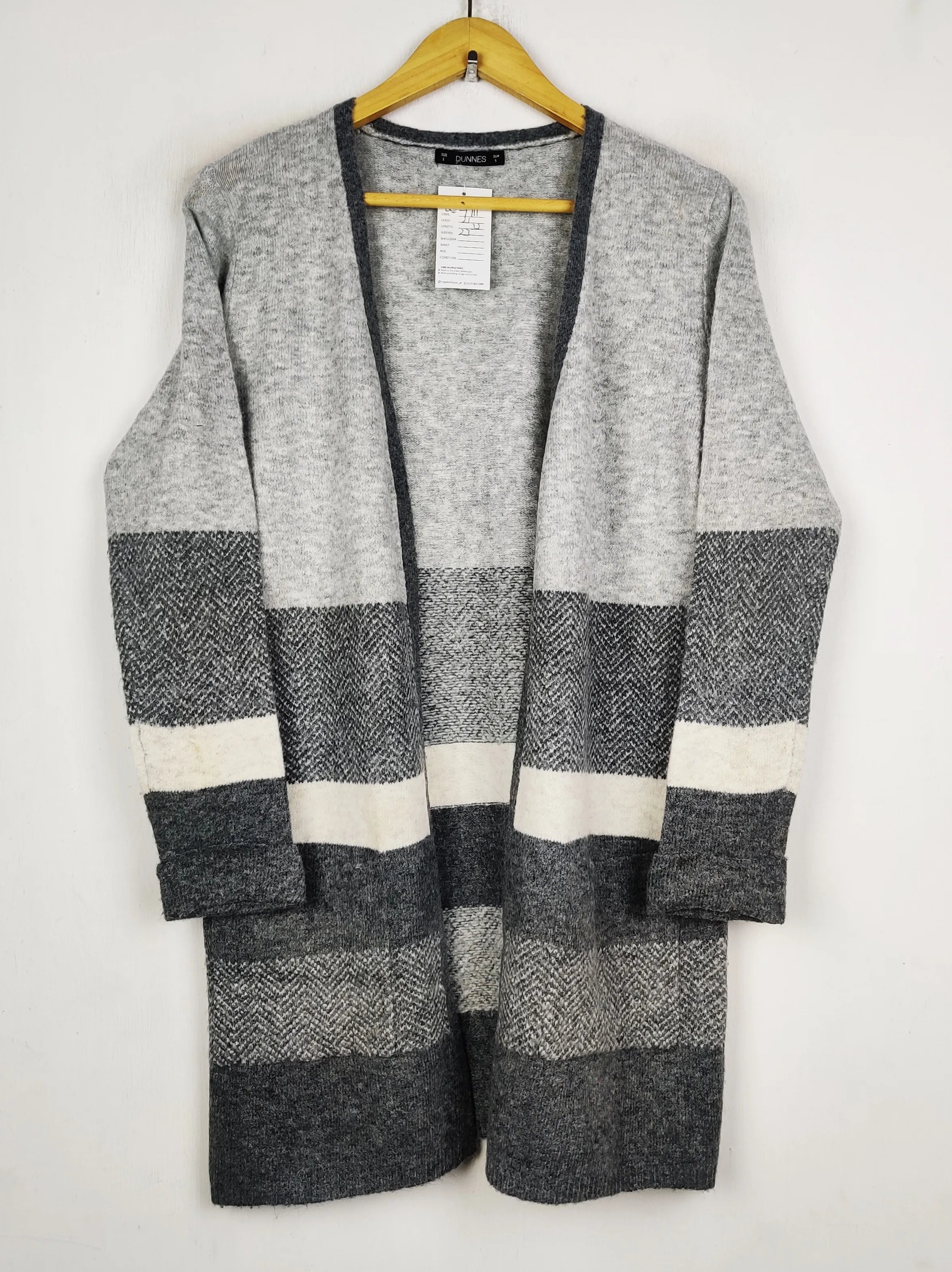 Buy online pre-used pre-loved 100% authentic & Original branded Dunnes Stores (LC-7711) available in Pakistan. Top international brands avilable.