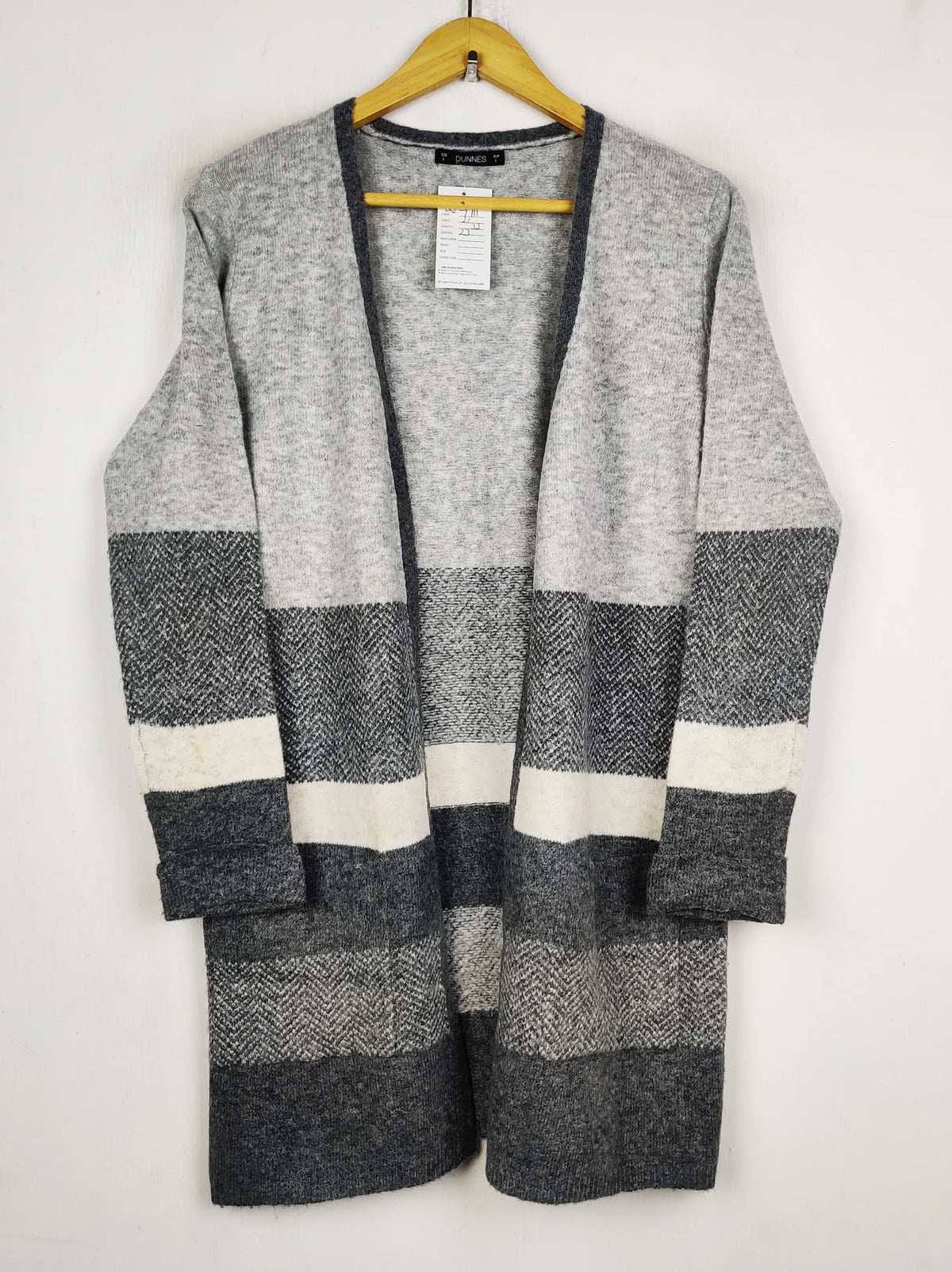 Buy online pre-used pre-loved 100% authentic & Original branded Dunnes Stores (LC-7711) available in Pakistan. Top international brands avilable.