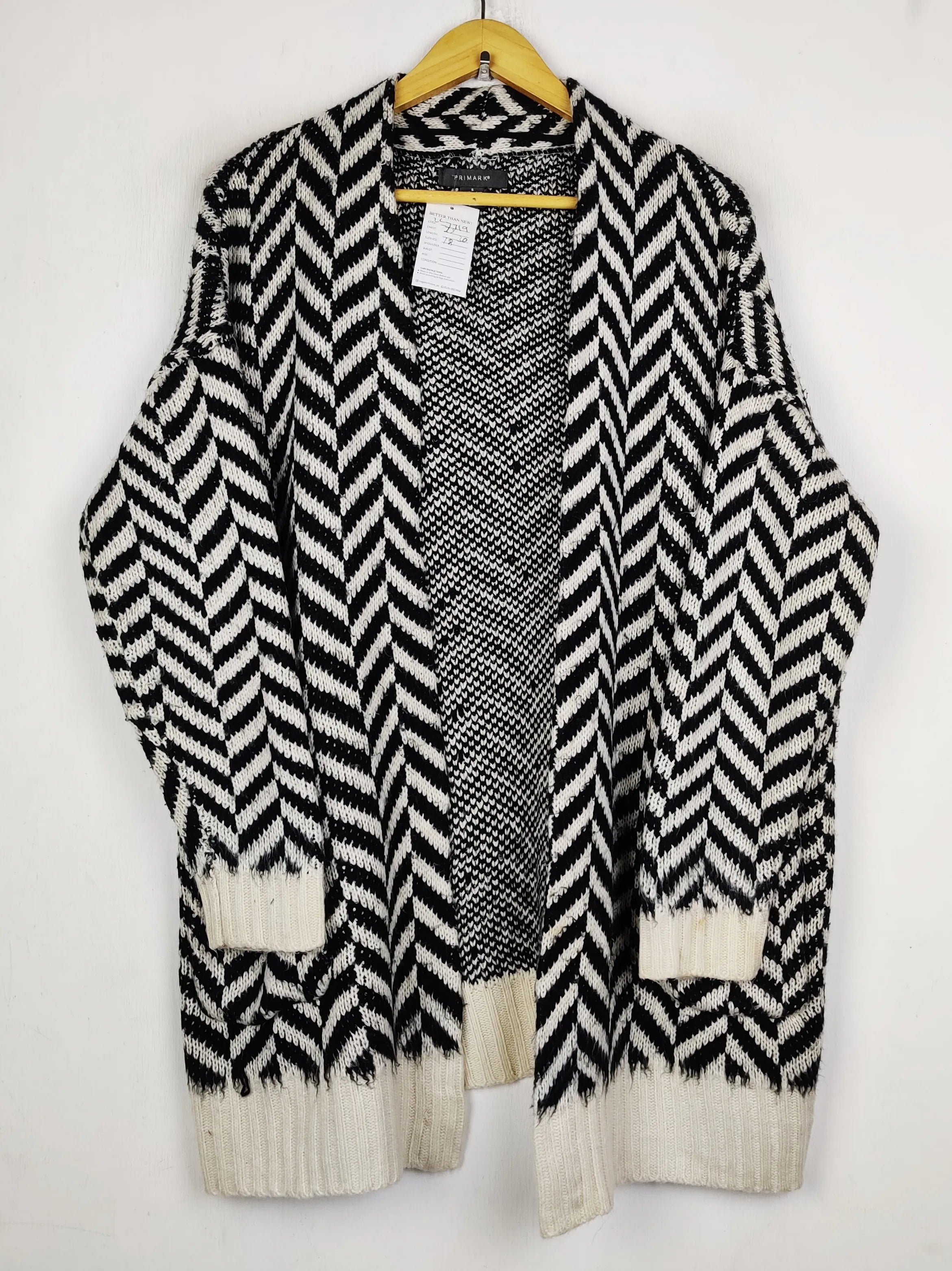 Buy online pre-used pre-loved 100% authentic & Original branded Primark (LC-7719) available in Pakistan. Top international brands avilable.