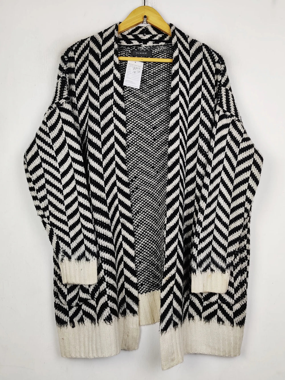 Buy online pre-used pre-loved 100% authentic & Original branded Primark (LC-7719) available in Pakistan. Top international brands avilable.