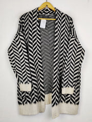 Buy online pre-used pre-loved 100% authentic & Original branded Primark (LC-7719) available in Pakistan. Top international brands avilable.